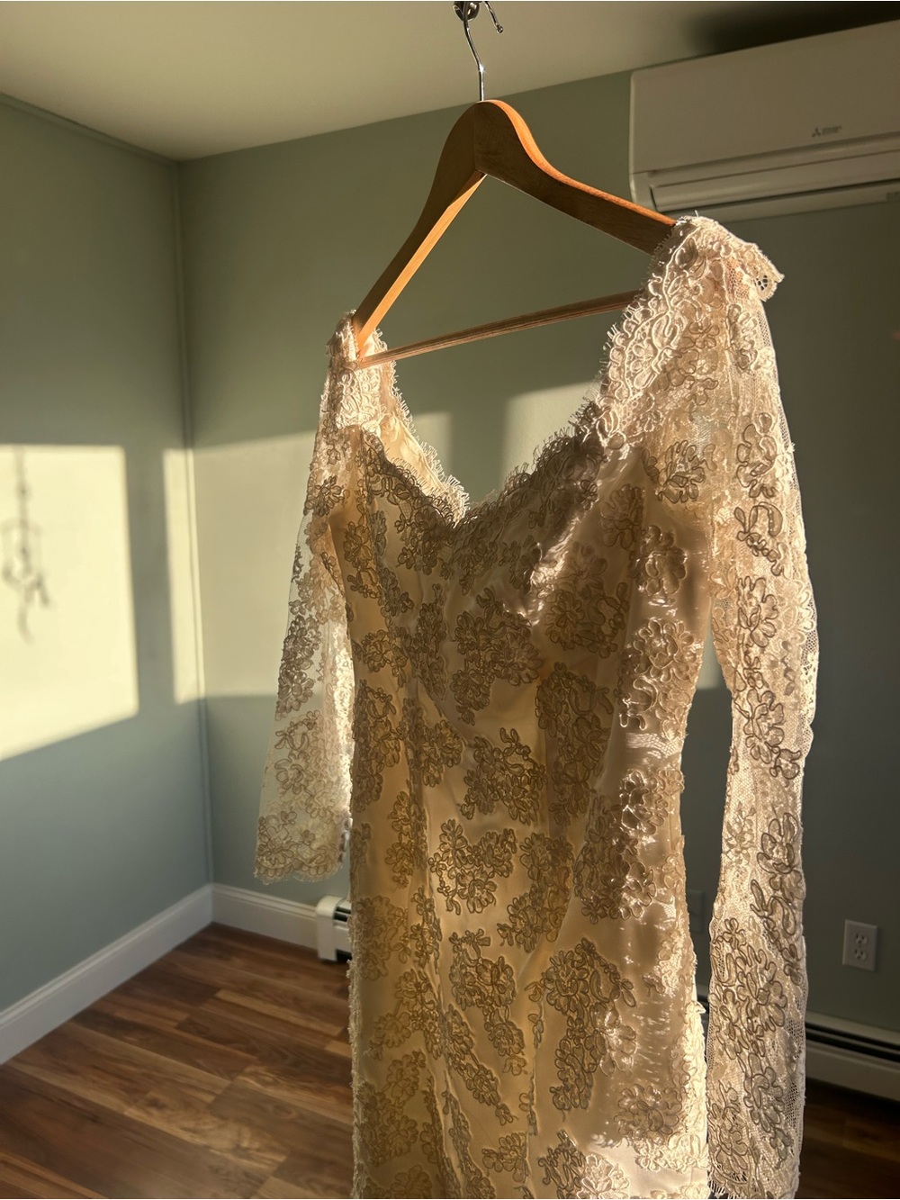 Handmade Ivory Lace Bridal Wedding Gown - Estimated Size 6-8